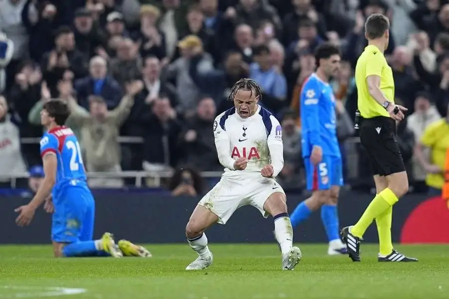 Young midfield talent Xavi Simons scoring twice against Atletico Madrid in Champions League 